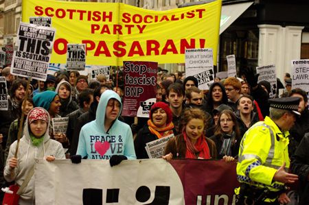 Anti-fascist march demo 14 november 2009 057_800x532
