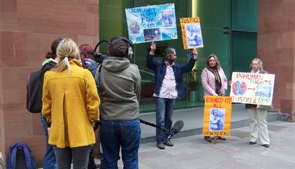 Scottish Gypsy Travellers protesting