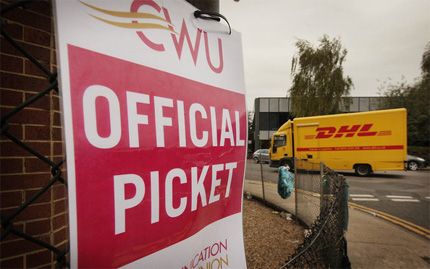 Postal workers picket line